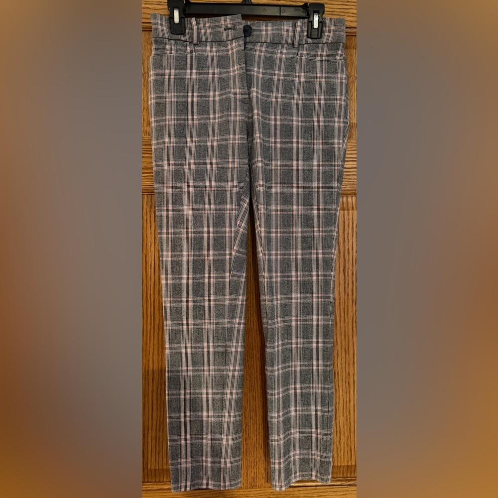 LOFT SUTTON GREY THE SKINNY WITH PINK/PEACH BLUE PLAID PANTS SIZE 0 25